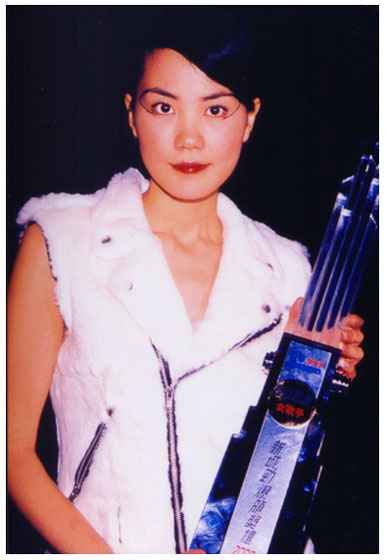 Faye wins an award